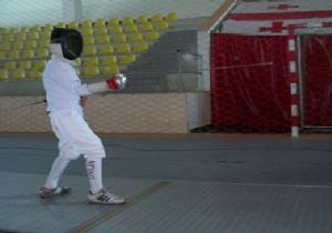 Dayanç, eskrimde gururumuz oldu